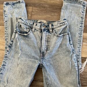 Abercrombie & Fitch The 90’s Skinny High Rise